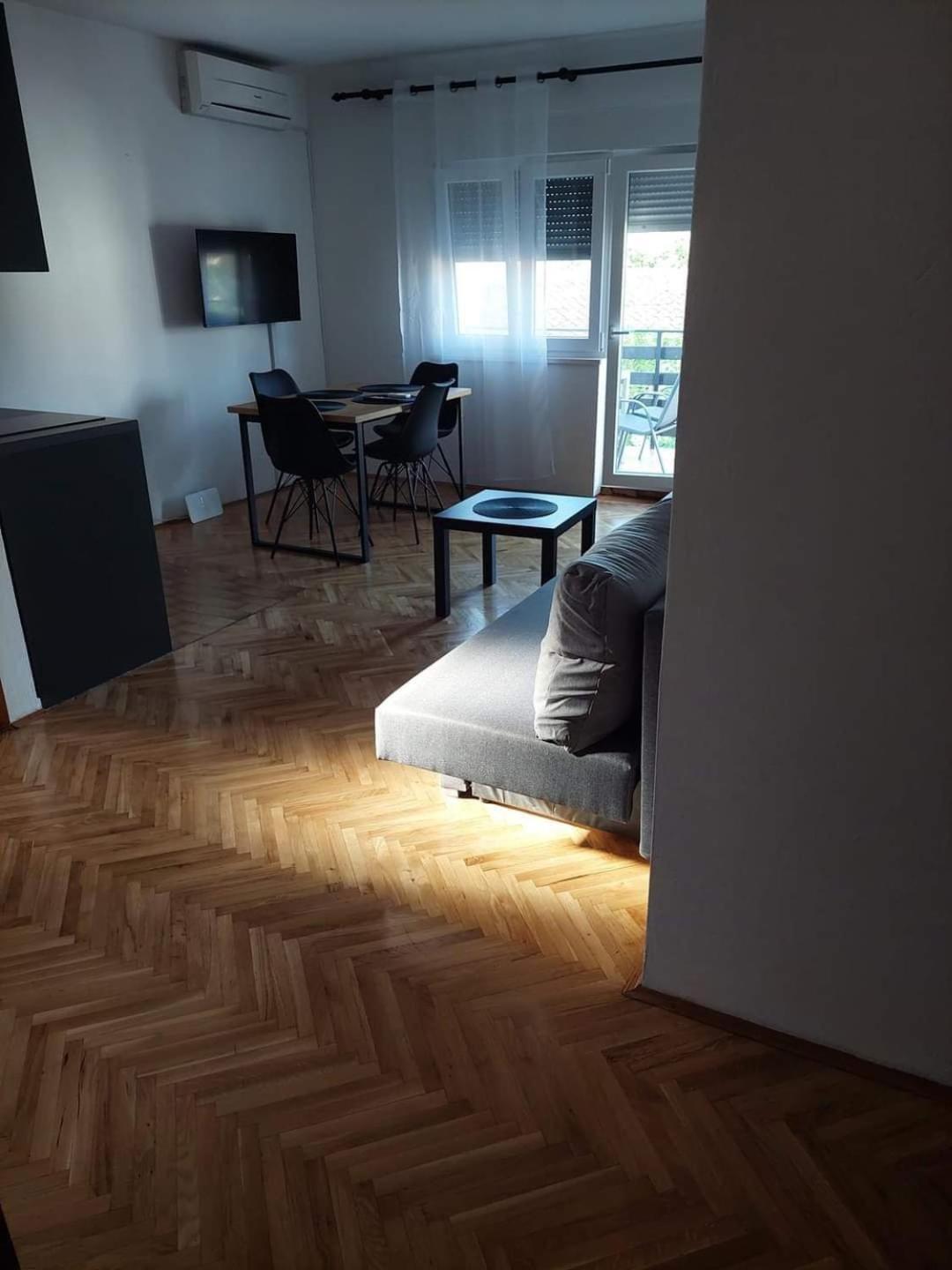 Apartmani Suhi Brod Медулин Екстериор снимка