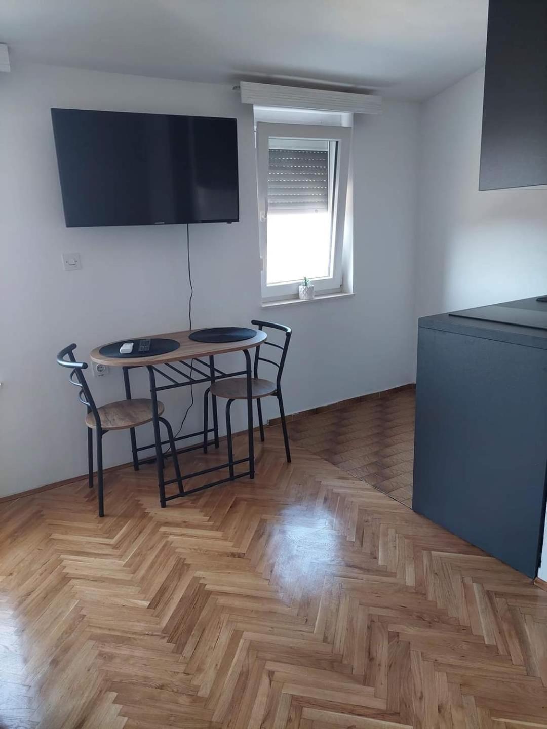 Apartmani Suhi Brod Медулин Екстериор снимка