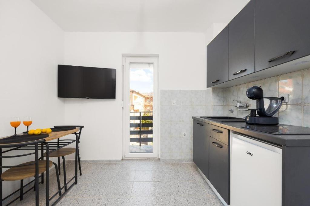 Apartmani Suhi Brod Медулин Екстериор снимка